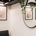 New - Elegant Apartment With Balcony In Rome Next To Subway