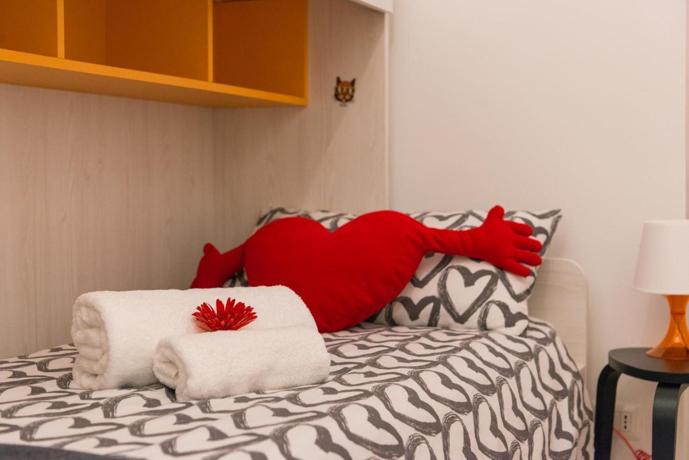Apartment New - Elegant With Balcony In Next To Subway *