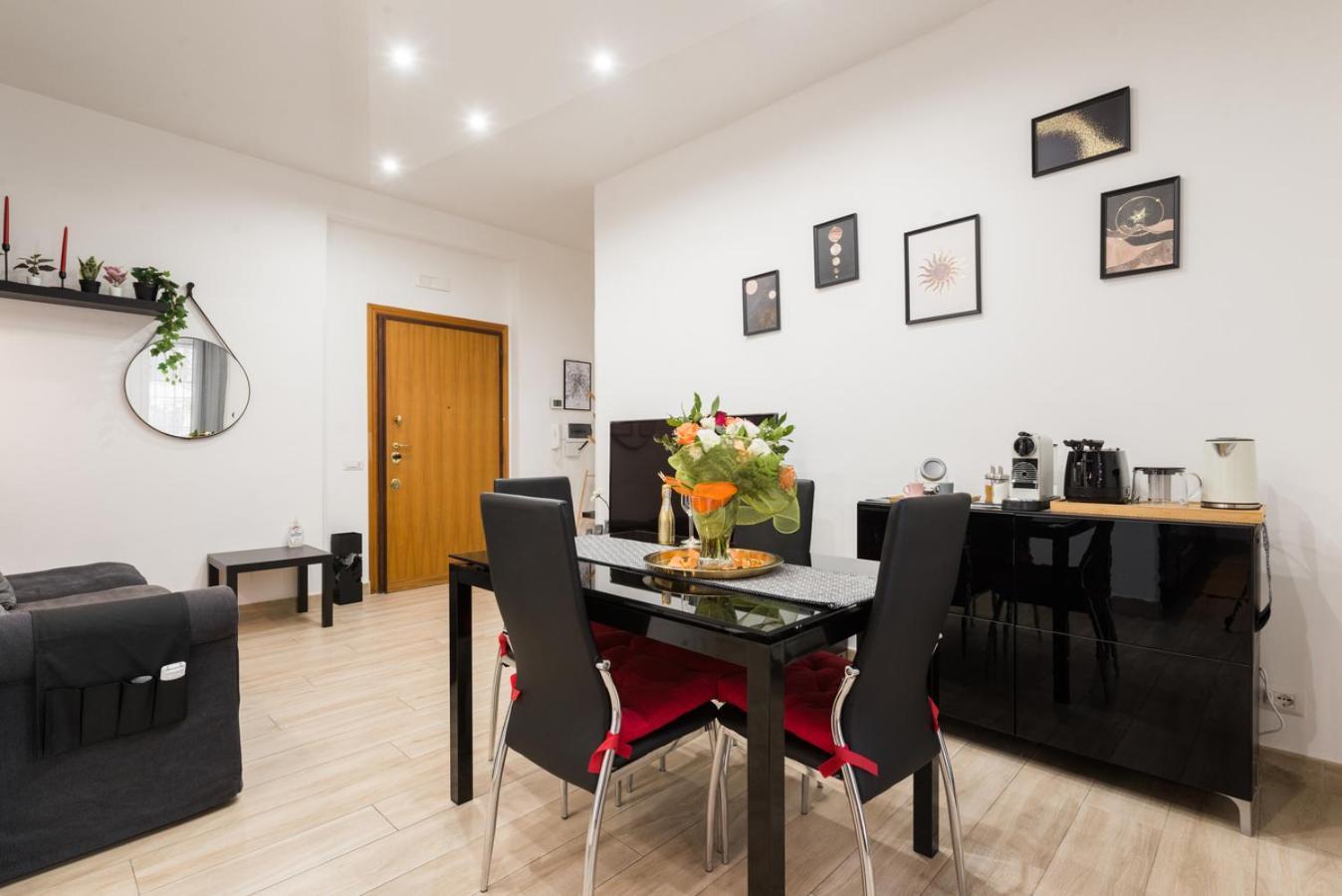 Apartment New - Elegant With Balcony In Next To Subway *